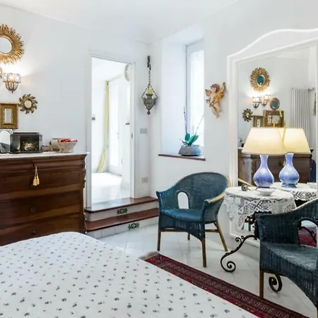 Casa Mia - With Shared Pool And Parking Space Holiday home